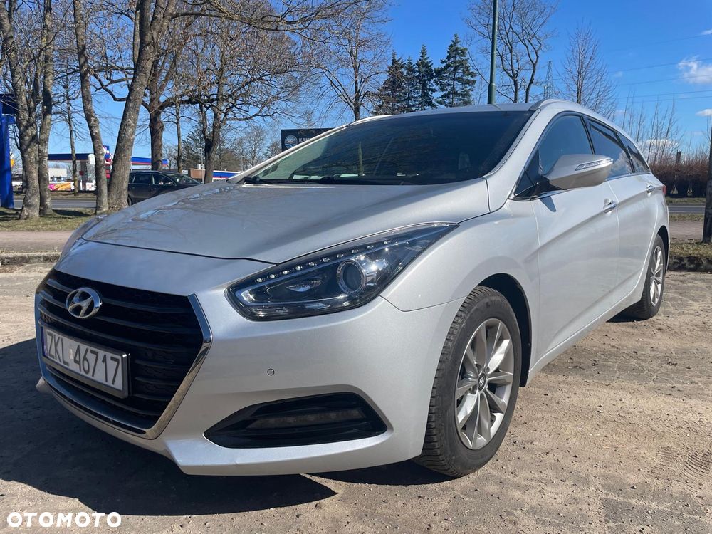 Hyundai i40 Kombi blue 1.6 Trend - 13