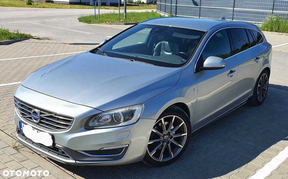 Volvo V60 D4 Drive-E R-Design Summum - 3