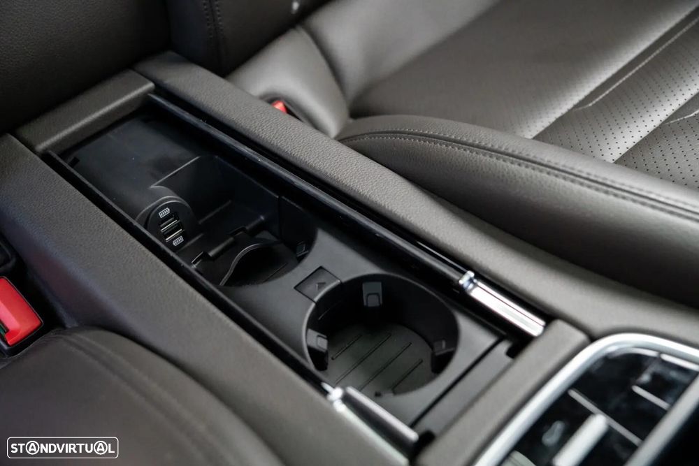 Porsche Panamera 4 E-Hybrid Platinum Edition - 27