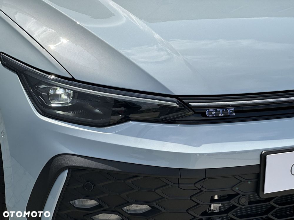 Volkswagen Golf - 10