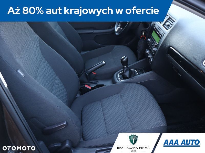 Volkswagen Jetta - 10