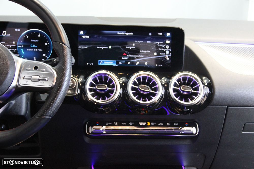 Mercedes-Benz GLA 180 d AMG Line - 11