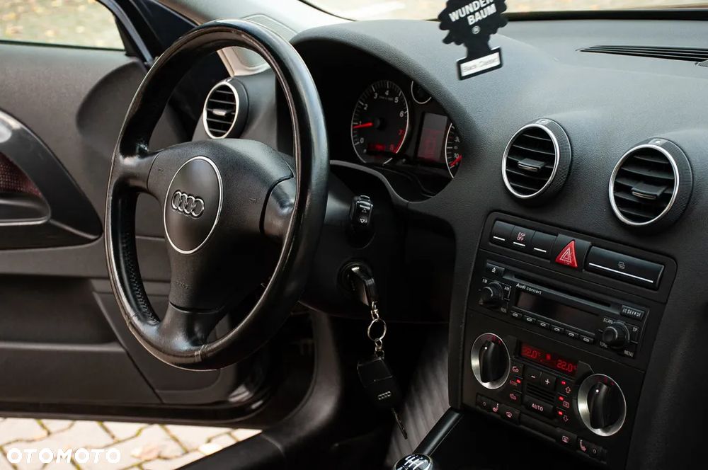 Audi A3 3-drzwiowe 2.0 FSI Attraction - 30