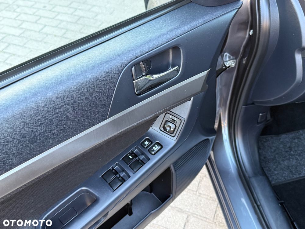 Mitsubishi Lancer 1.8 Intense - 10