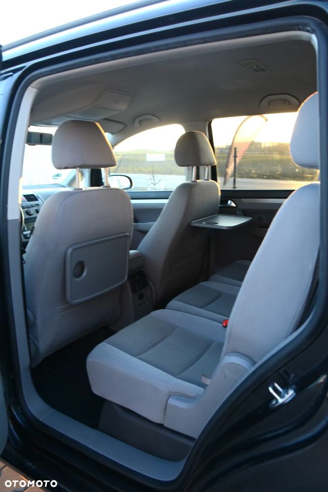 Volkswagen Touran 2.0 TDI DPF Trendline - 17