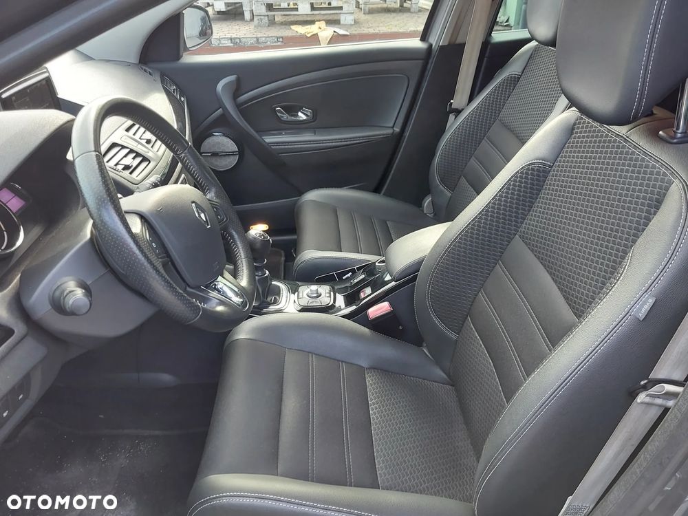 Renault Megane ENERGY TCe 130 Start & Stop Bose Edition - 17
