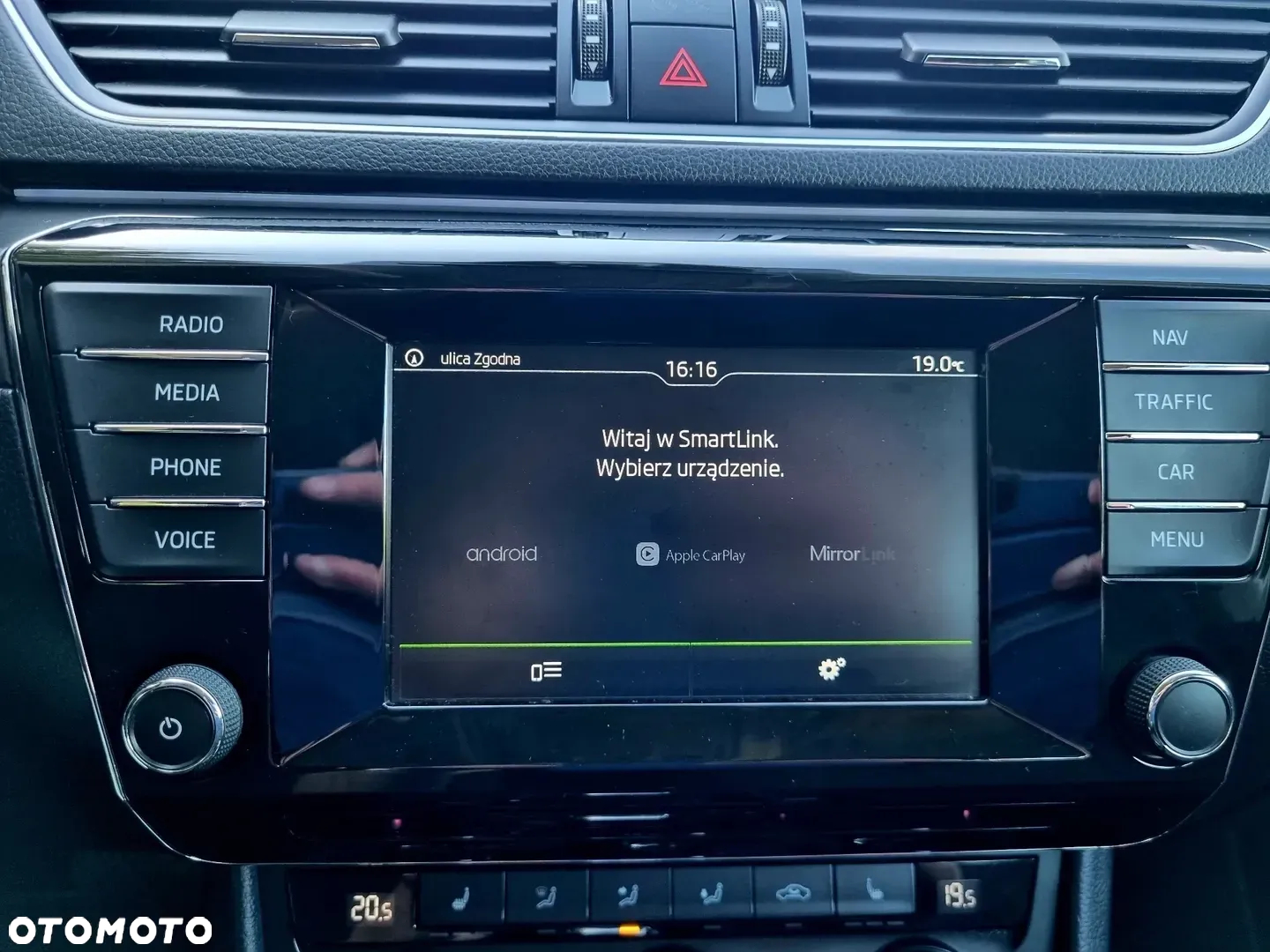 Skoda Superb 2.0 TDI DSG Active - 23