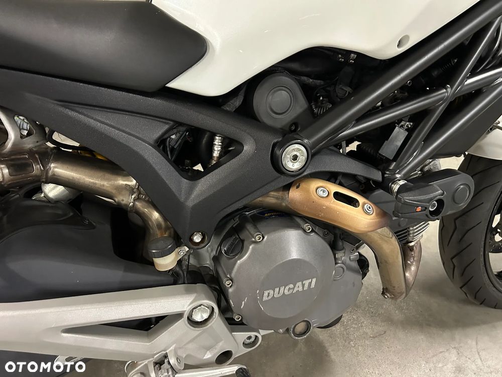 Ducati Monster - 15