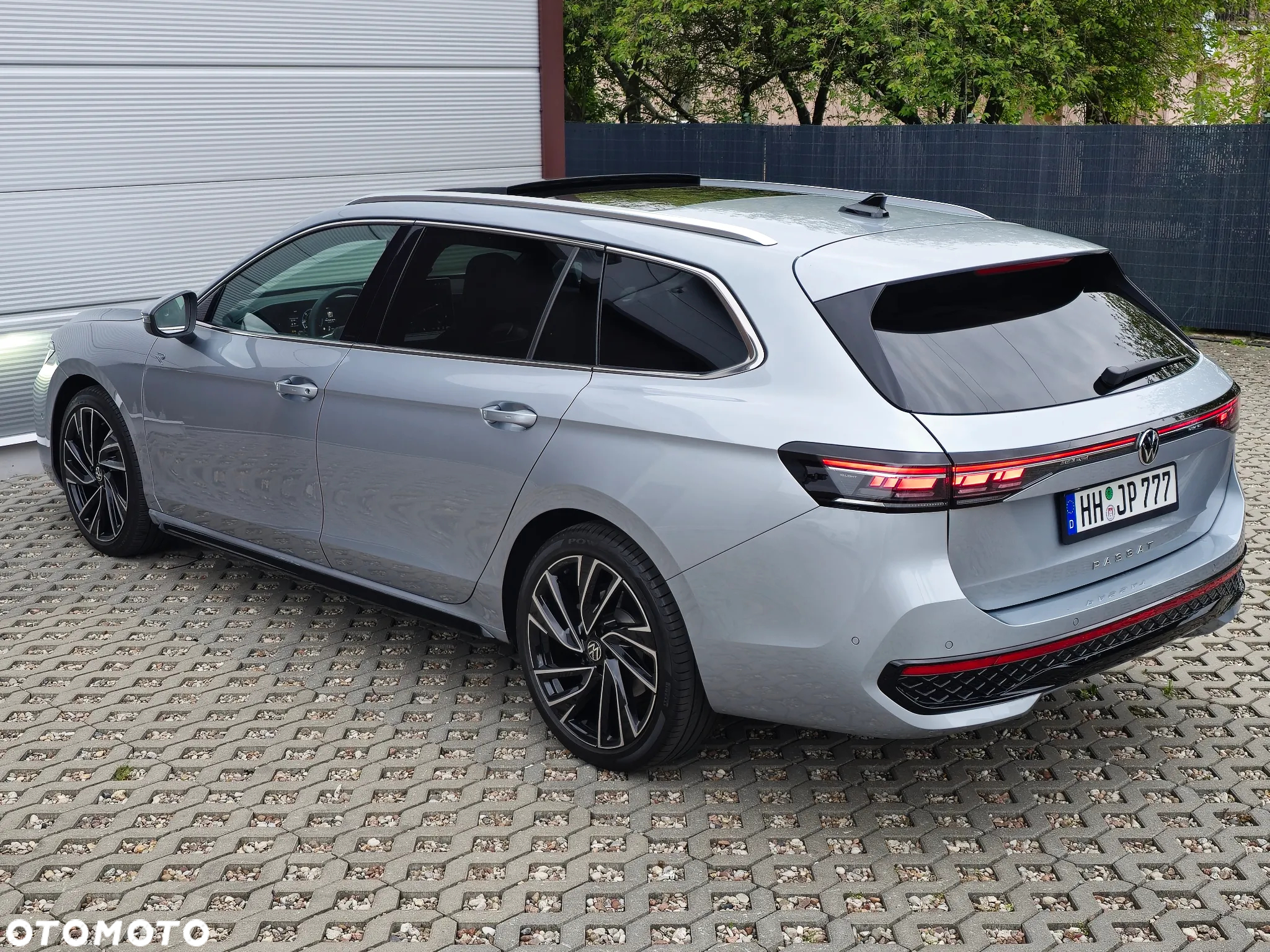 Volkswagen Passat Variant 2.0 TDI SCR DSG R-Line - 5