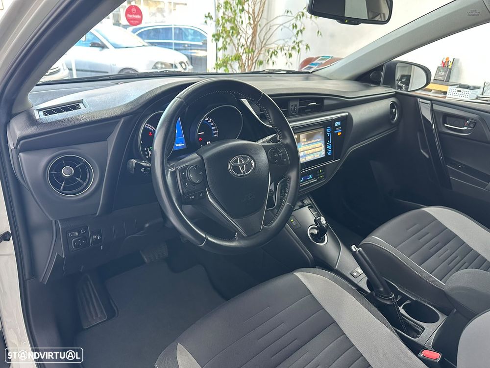 Toyota Auris 1.8 HSD Comfort +P.Sport+Navi - 19