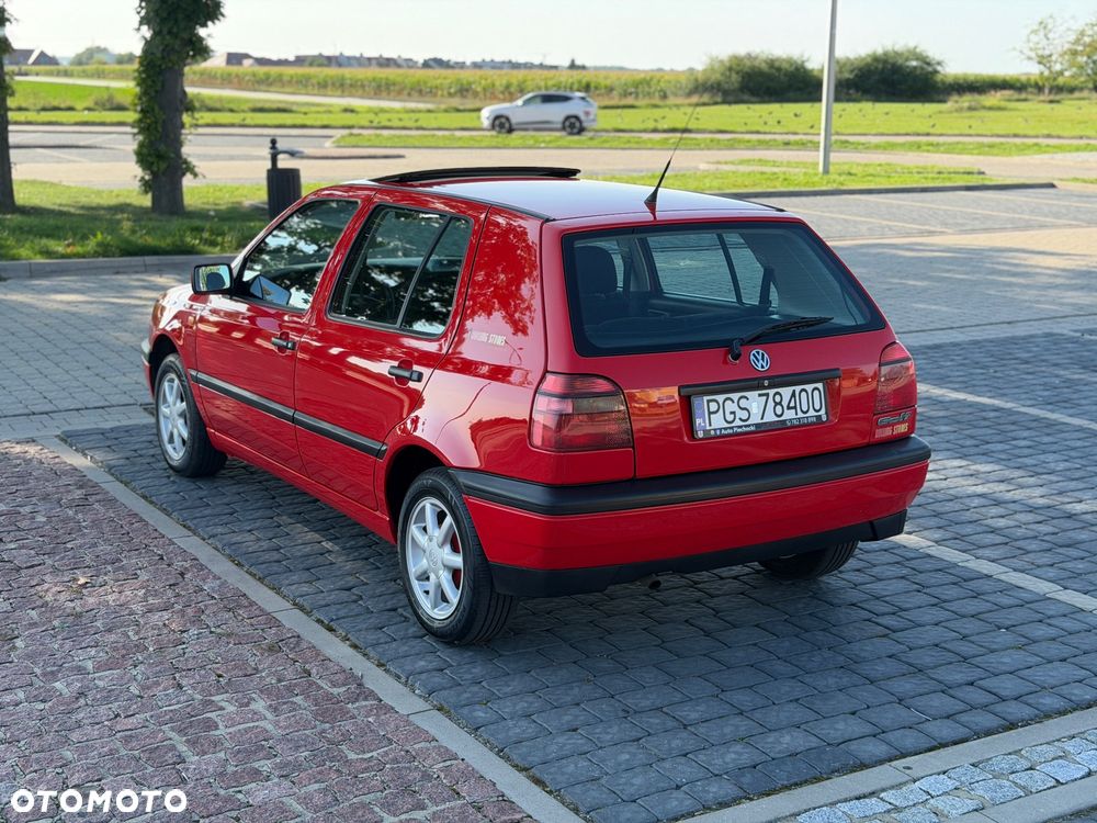 Volkswagen Golf - 30