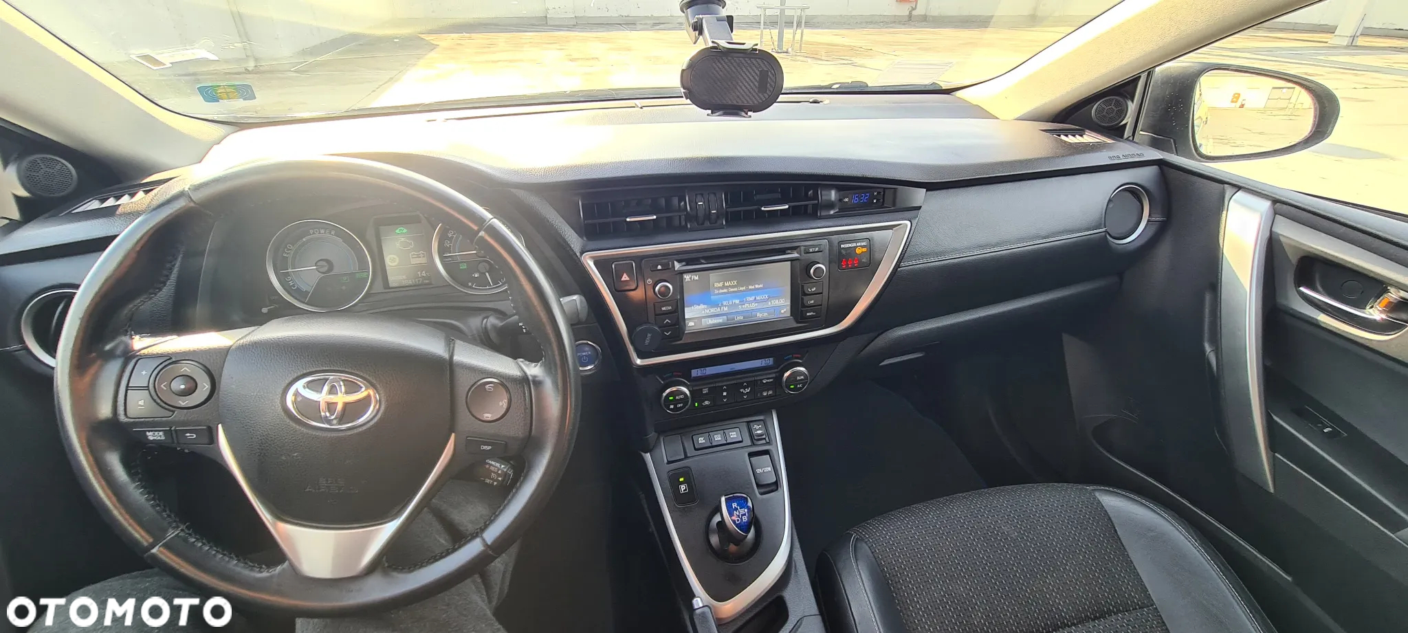 Toyota Auris 1.8 HSD Prestige NAVI - 16
