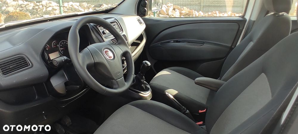 Fiat DOBLO multyat POLSKI SALON 1 WŁASCICIEL 5 OSÓB BEZWYPADKOWY - 8