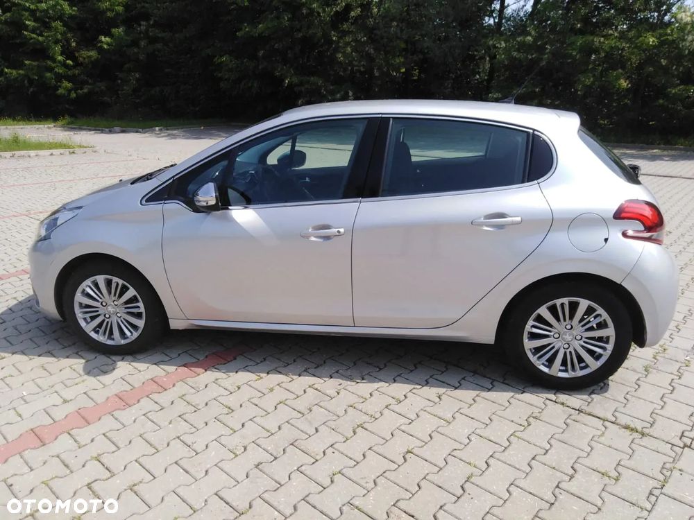 Peugeot 208 1.6 BlueHDi Allure S&S - 20
