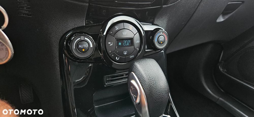 Ford Fiesta 1.0 EcoBoost S&S TITANIUM - 13