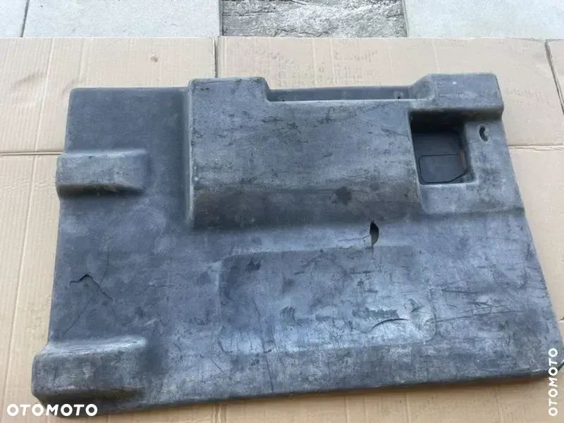 Boczek tapicerka tył klapa Land Rover Defedner puma - 1