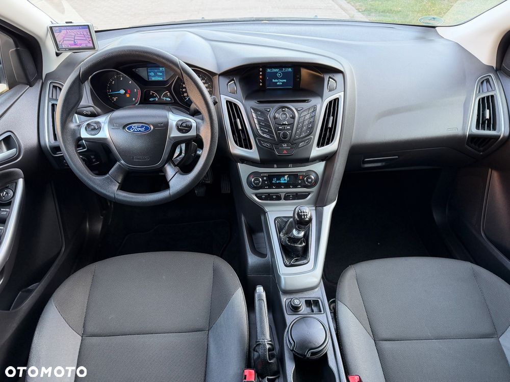 Ford Focus 1.6 TDCi DPF Champions Edition - 26