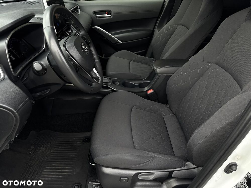 Toyota Corolla Cross - 13