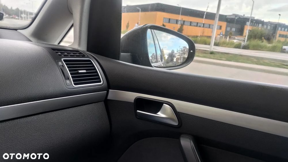 Volkswagen Touran 1.2 TSI BlueMot Comfortline - 3