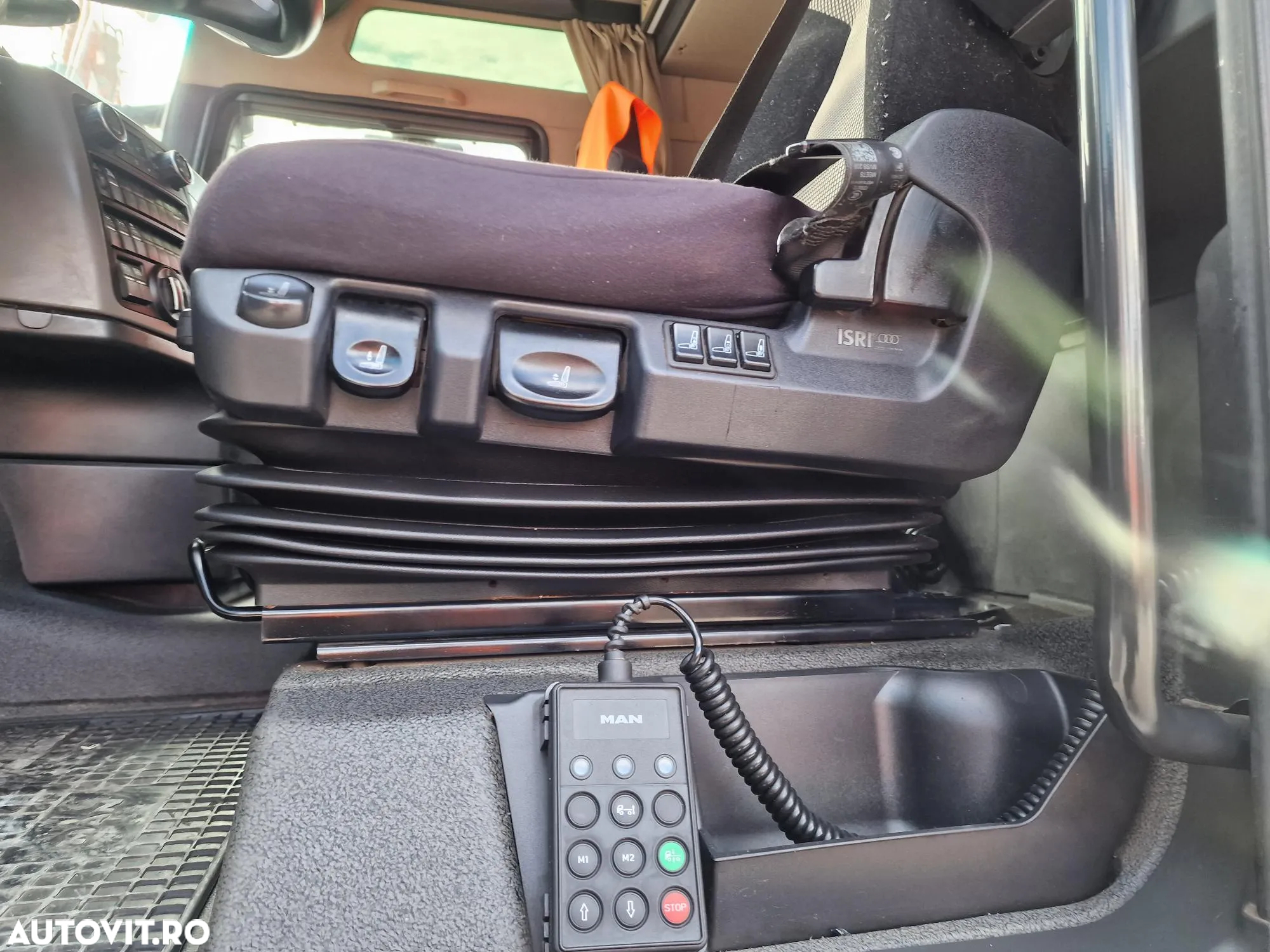 MAN TGX 33.640 6x4, 2019, 353.513km, 650CP euro 6, XXL, cutie automata+INTARDER 6 trepte, 2 paturi, goarne, parasolar, girofar, Anv balon punte fata NOI, posibilitate leasing PROMOTIE 50.900 EUR+Tva - 13