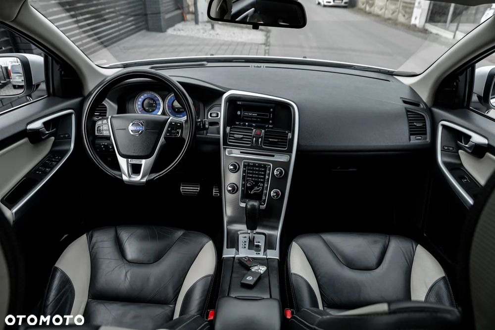 Volvo XC 60 D5 AWD RDesign - 29