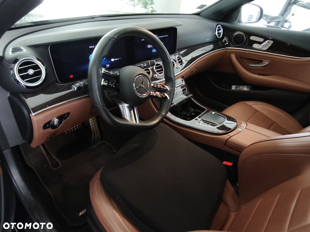 Mercedes-Benz Klasa E 300 de AMG - 4