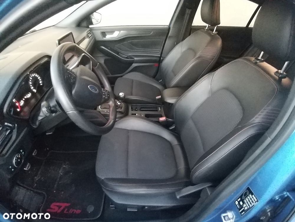 Ford Focus 1.0 EcoBoost Start-Stopp-System ST-LINE STYLE - 12