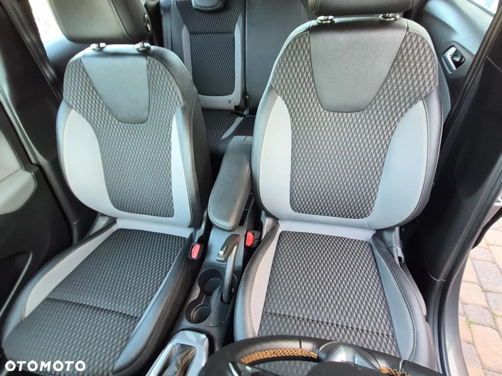 Opel Crossland X - 11