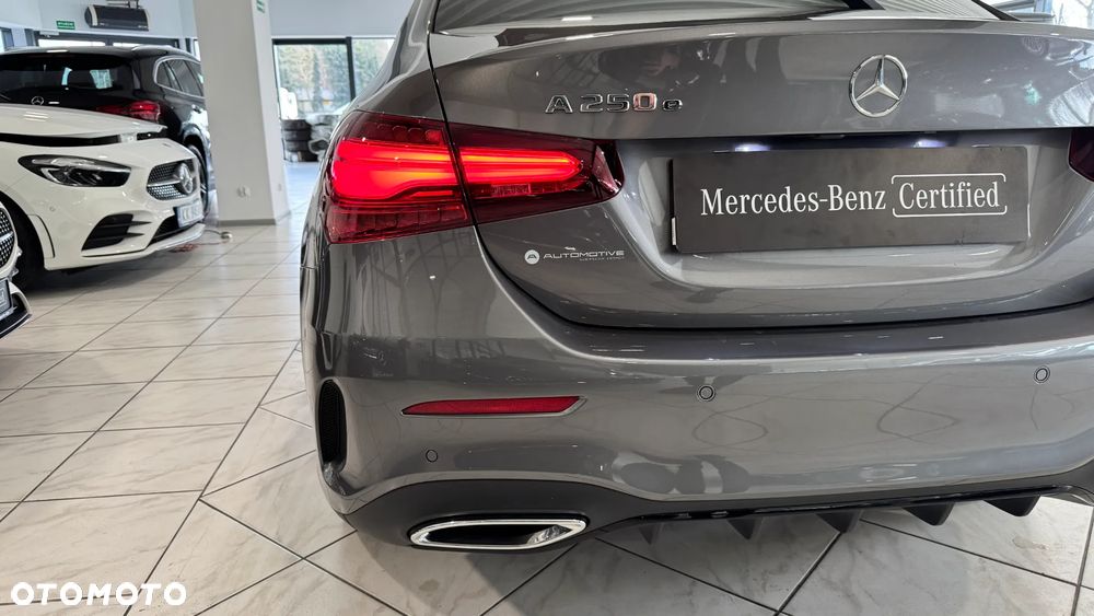 Mercedes-Benz Klasa A 250 e PHEV AMG Line 8G-DCT - 8