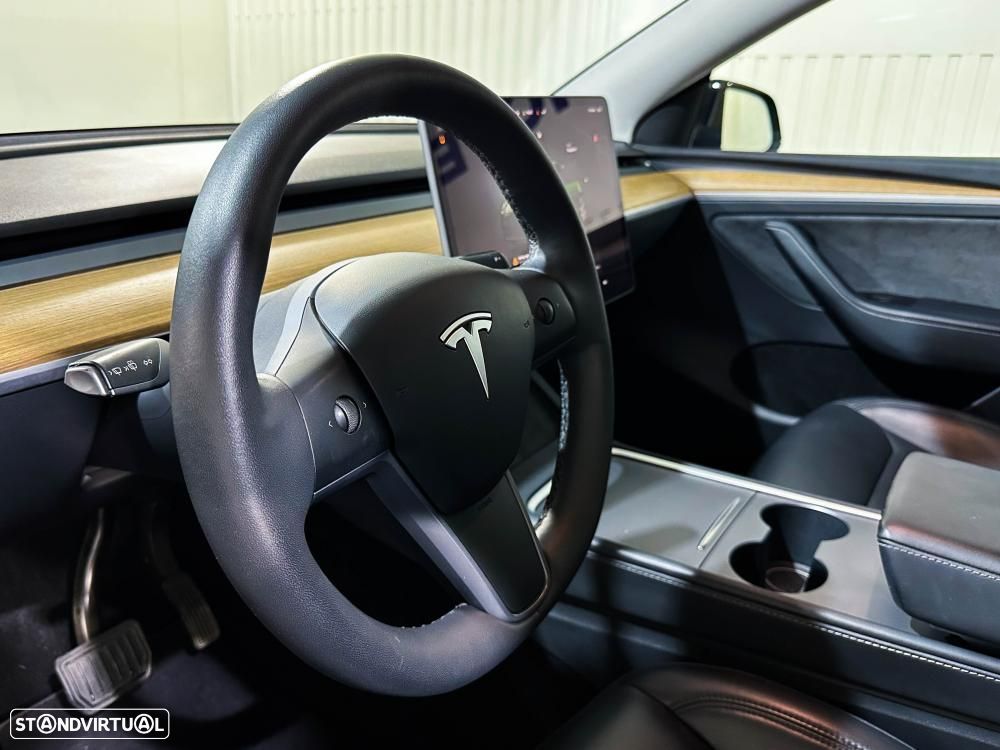 Tesla Model Y Long Range Dual Motor AWD - 20