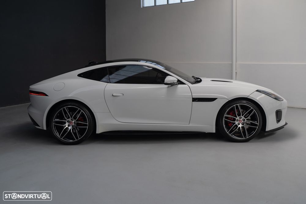 Jaguar F-Type 2.0 i4 Chequered Flag - 18