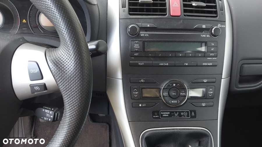 Toyota Auris - 8