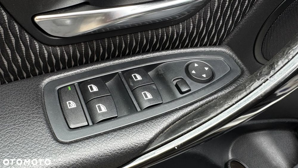 BMW Seria 3 316d Luxury Line EU6 - 22