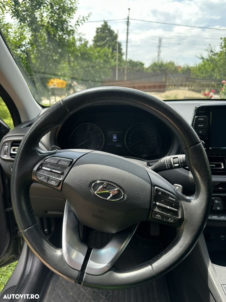 Hyundai i30 1.5 T-GDI MHEV 160CP 7DCT Highway - 11