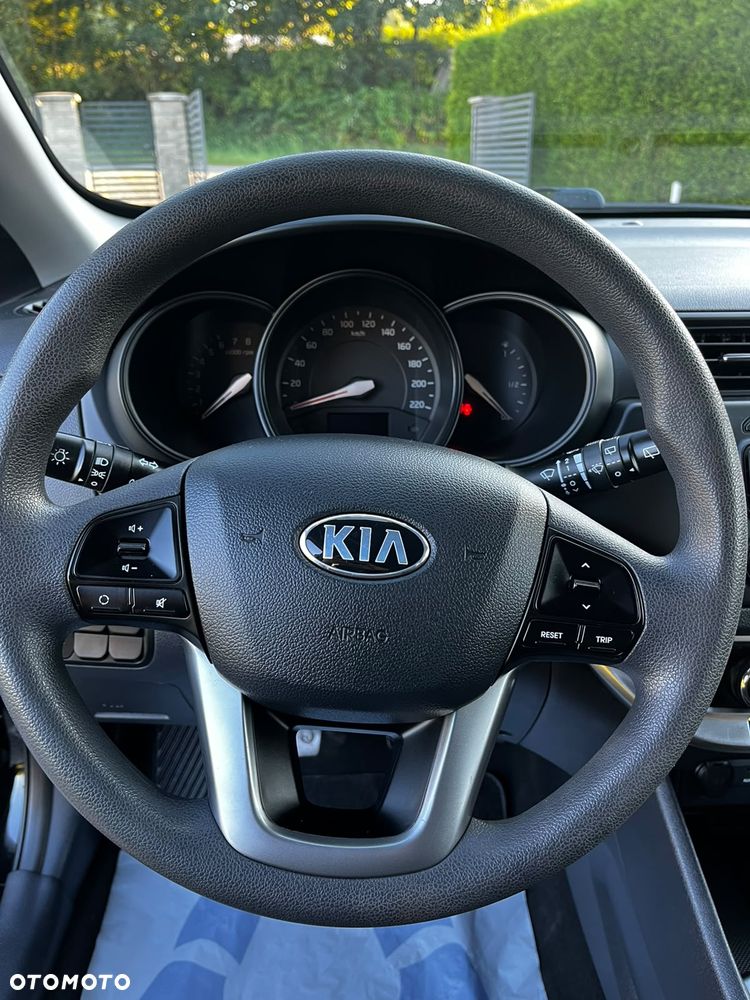 Kia Rio - 11