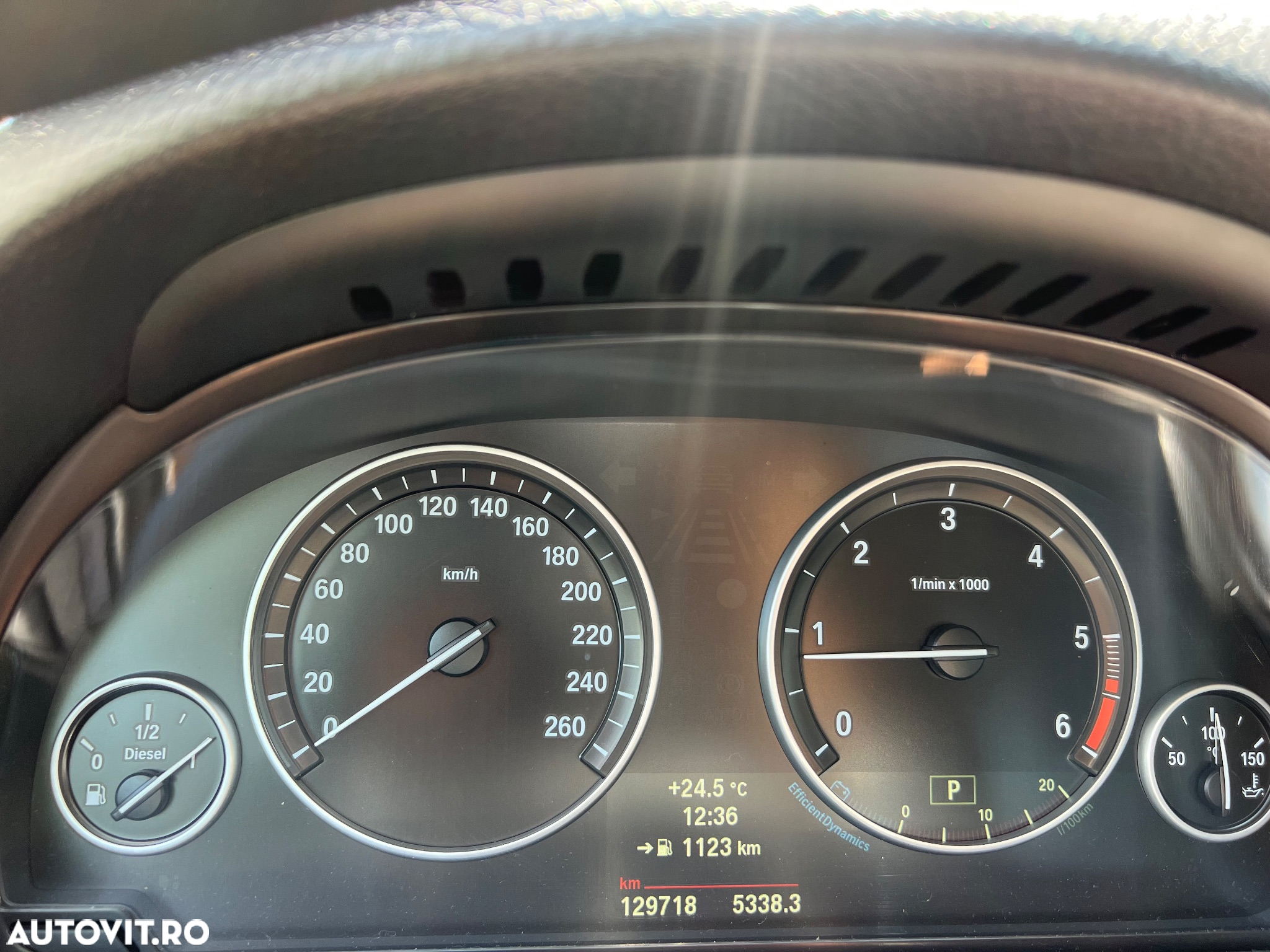 BMW Seria 5 520d xDrive - 28