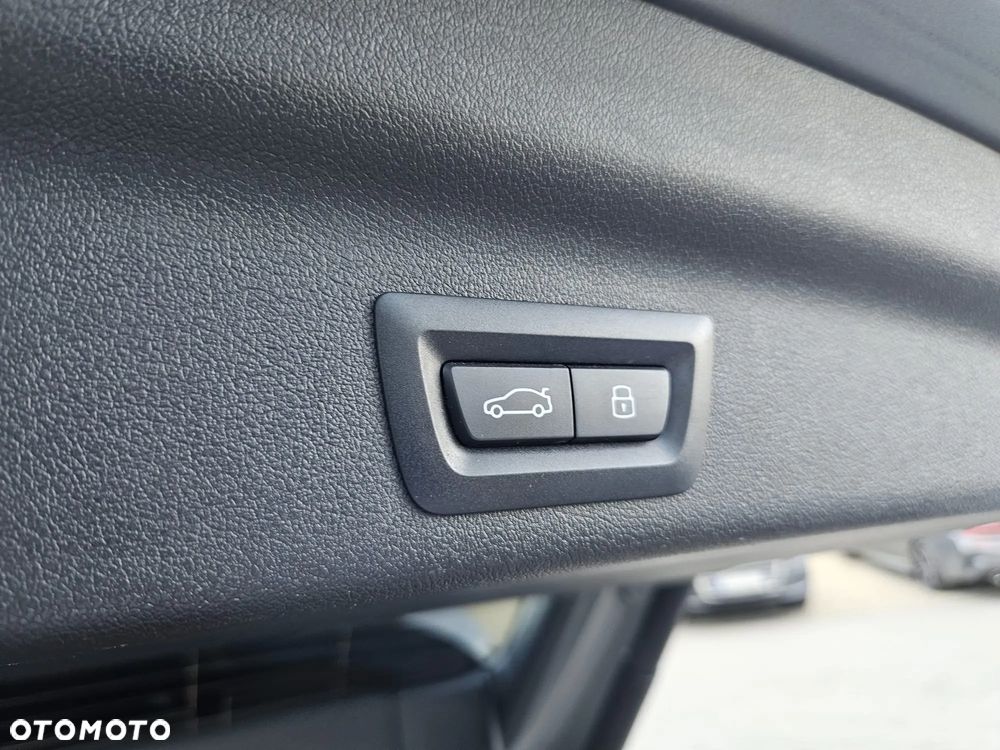 BMW X1 xDrive23i - 19