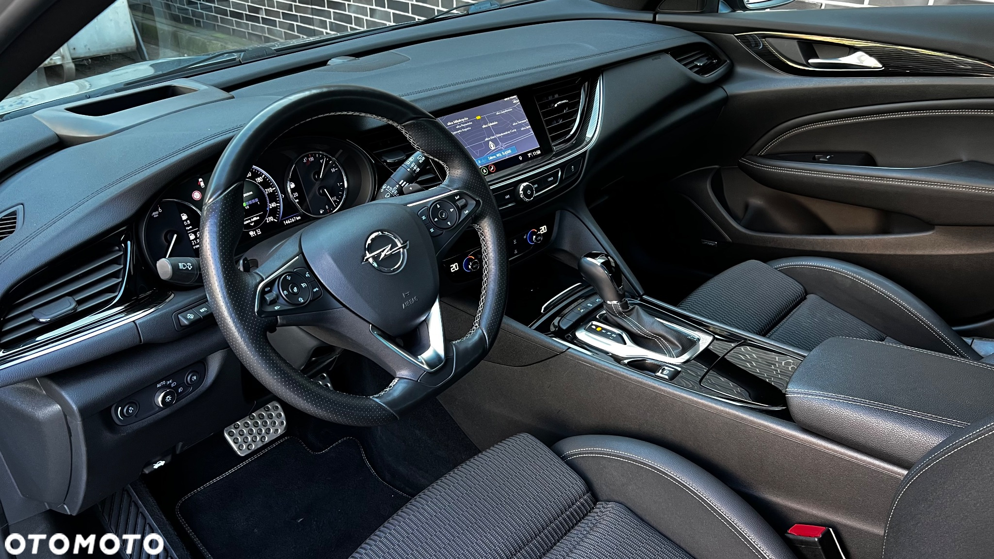 Opel Insignia - 25