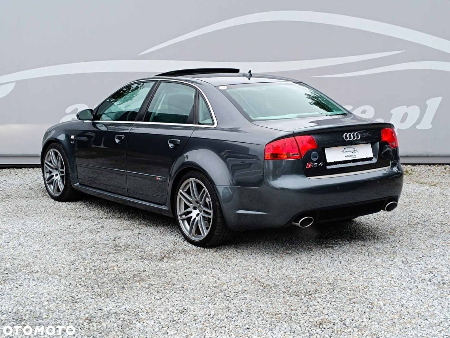Audi RS4 Limousine Standard - 4