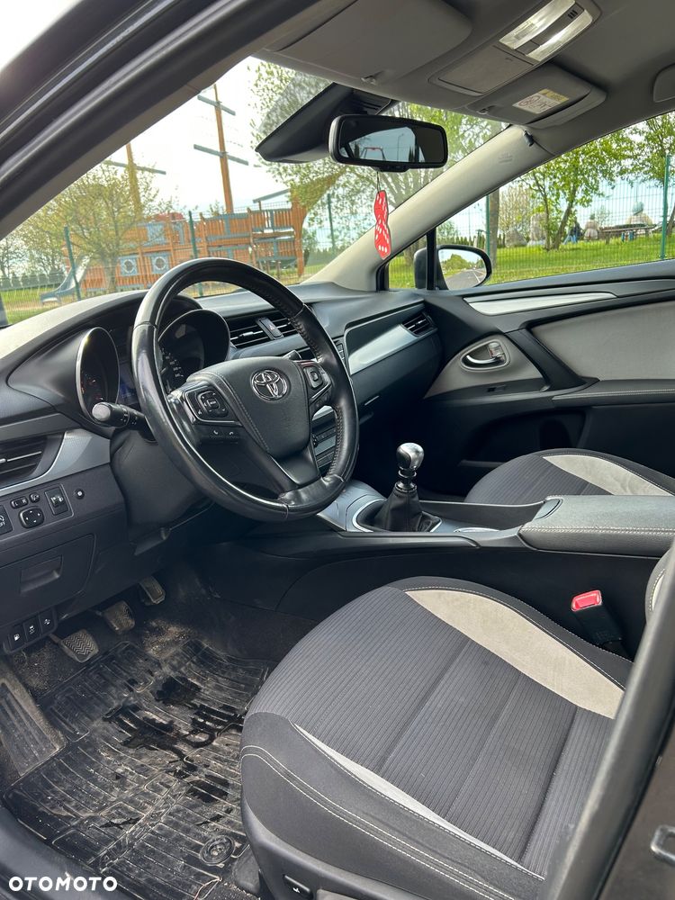 Toyota Avensis 2.0 D-4D Prestige - 12