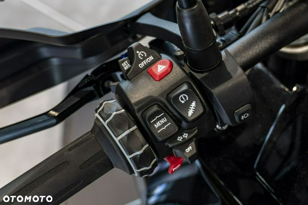 BMW XR - 13