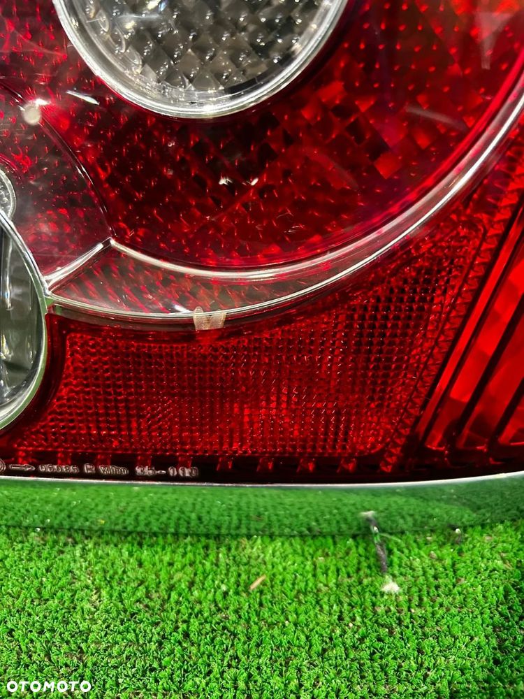 LAMPA TYŁ TYLNA PRAWA TOYOTA AVENSIS T25 SEDAN - 2
