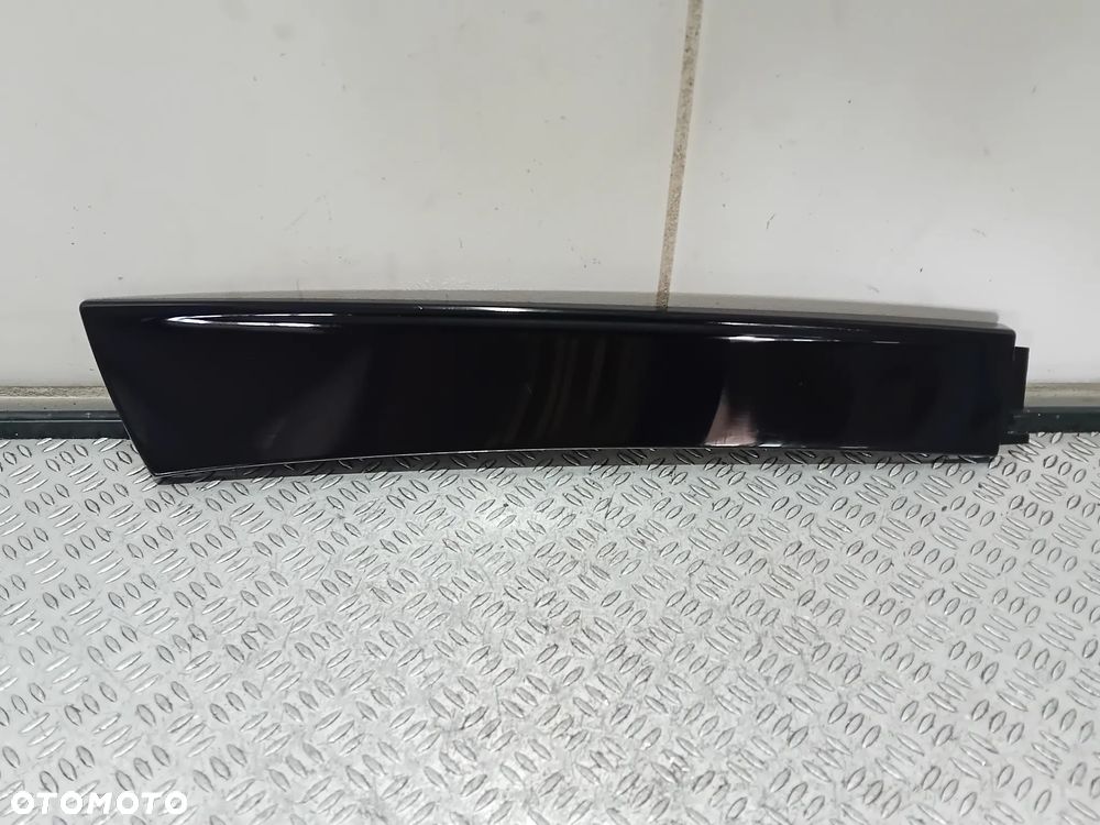 listwa spoilera szyby klapy tył prawa VW Scirooco 20091K8805946D - 1