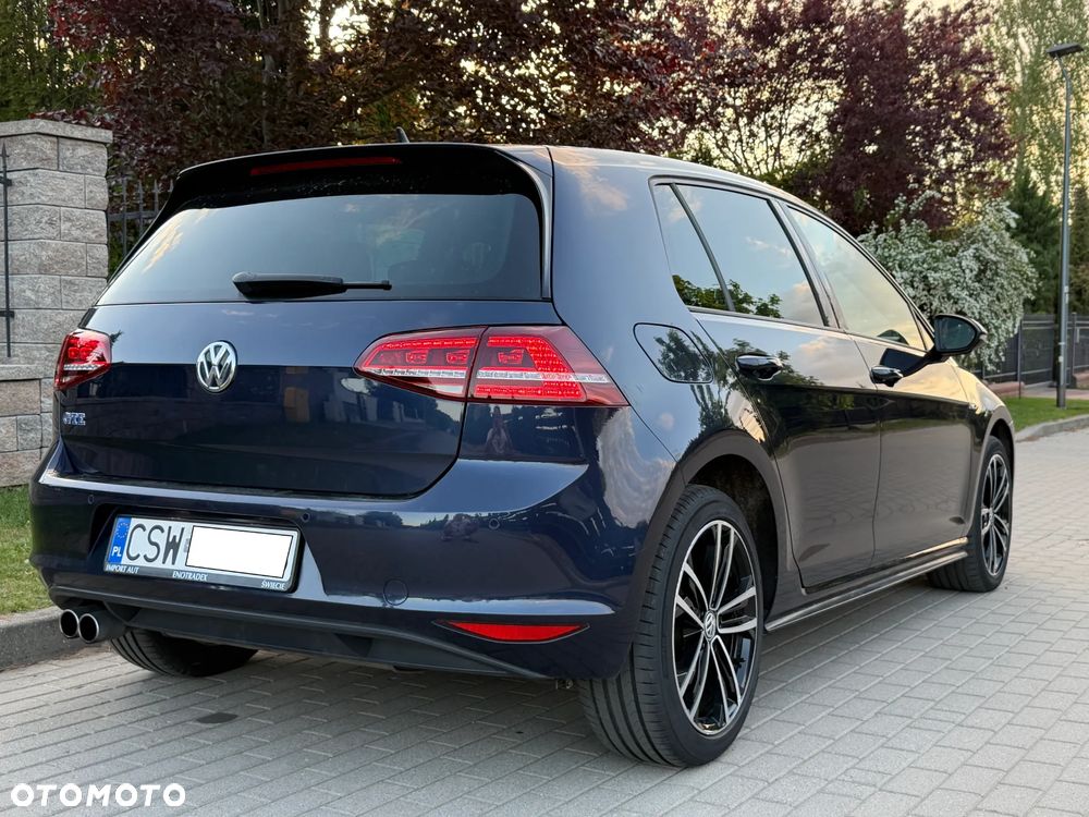 Volkswagen Golf - 8