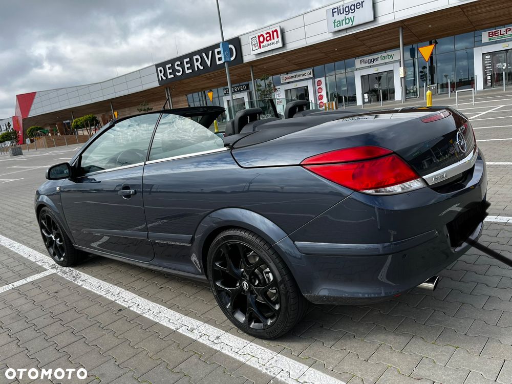 Opel Astra 2.0 T Cosmo - 4