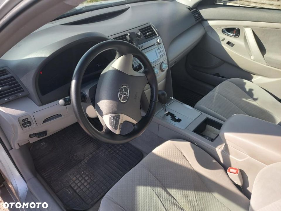 Toyota Camry - 3