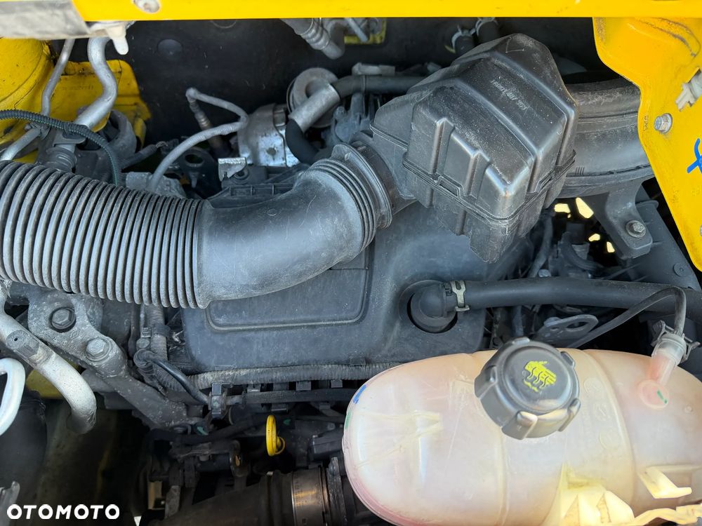 Trafic III Vivaro 1,6 DCI 15-18r silnik kompletny R9M 413 / R9M 415 - 2