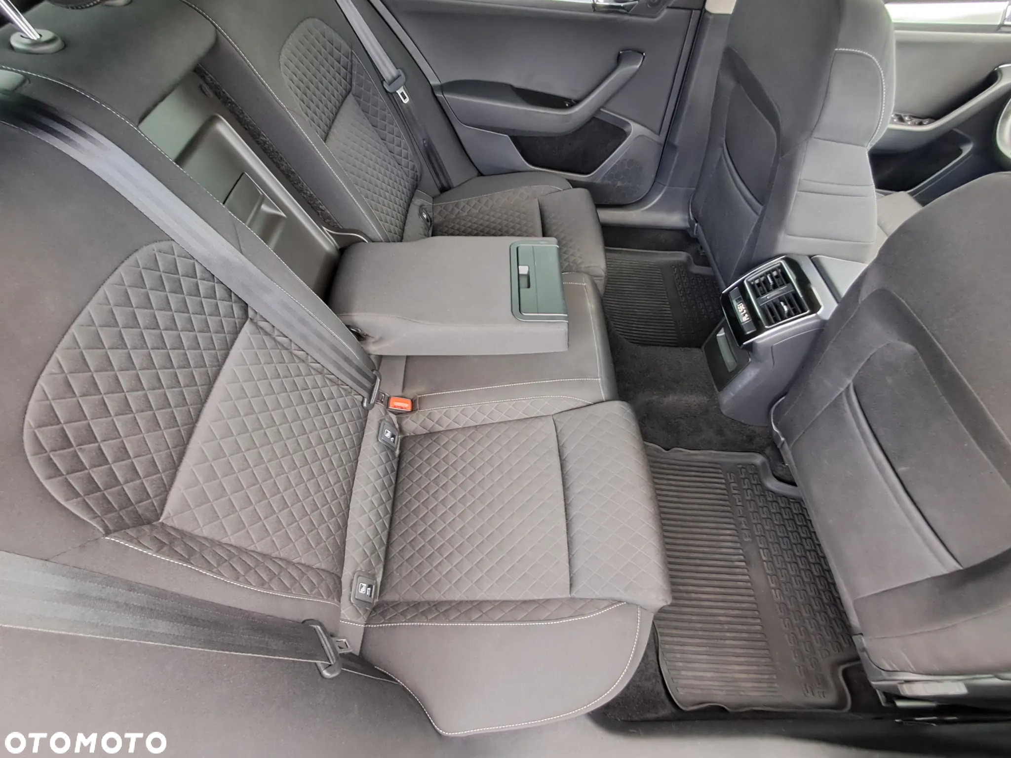 Skoda Superb 1.5 TSI ACT Ambition DSG - 14
