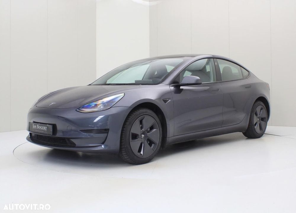 Tesla Model 3 RWD - 1