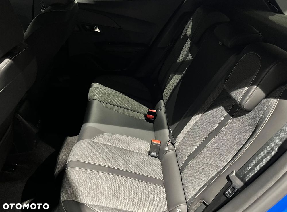 Peugeot 2008 1.2 PureTech Allure S&S EAT8 - 7